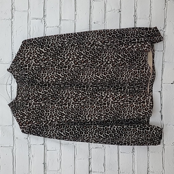 J Crew Long Sleeve Leopard Smocked Neck Shirt in Brown/Black - NWT - Picture 6 of 17